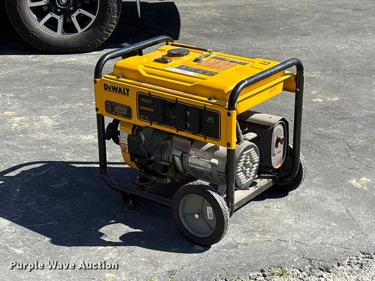 image for item EW0042 Dewalt PMC166500.02 generator