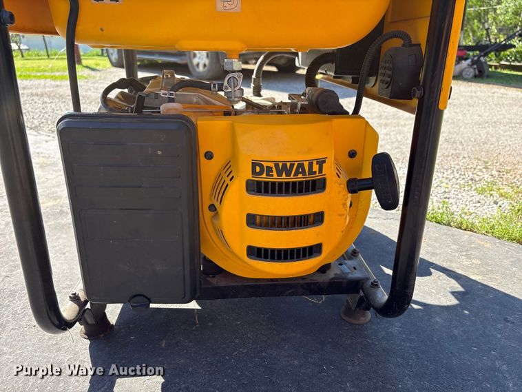 image for item EW0042 Dewalt PMC166500.02 generator