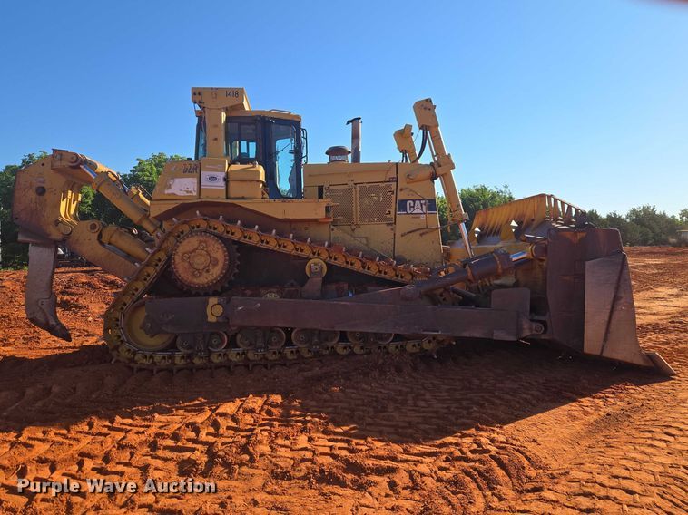 image for item EW0093 2000 Caterpillar D10R dozer