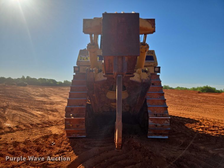 image for item EW0093 2000 Caterpillar D10R dozer