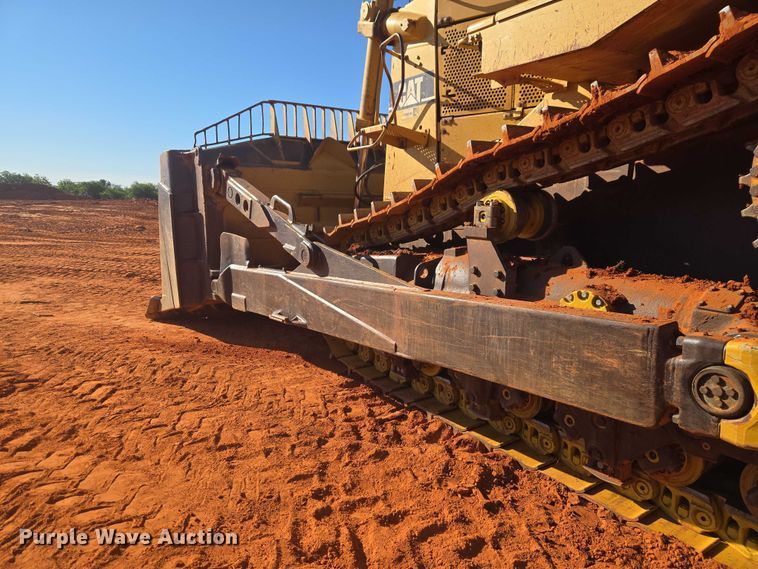 image for item EW0093 2000 Caterpillar D10R dozer