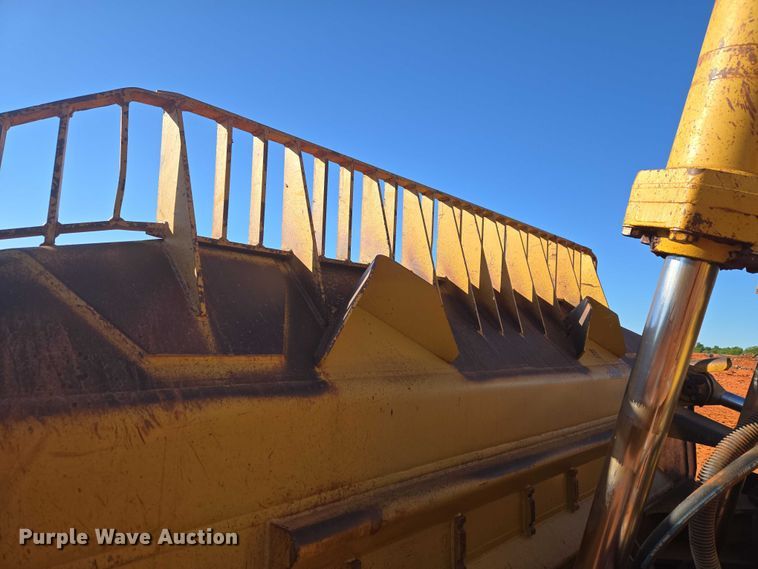 image for item EW0093 2000 Caterpillar D10R dozer