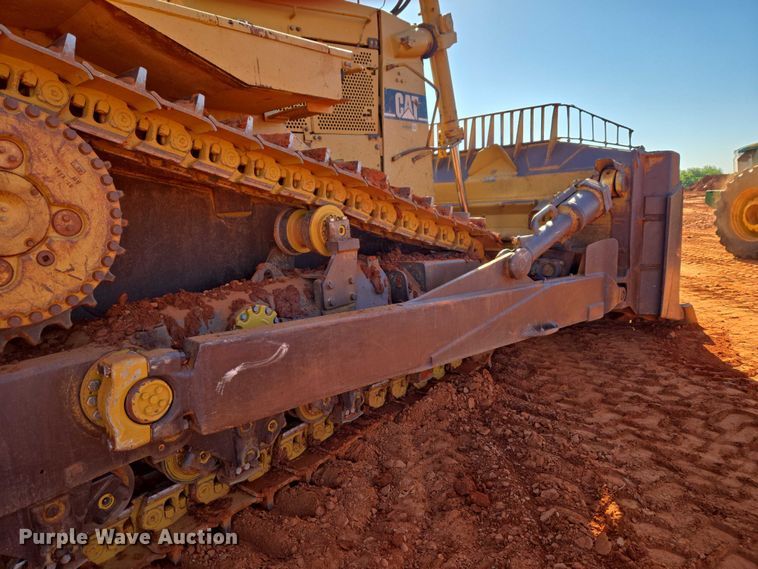 image for item EW0093 2000 Caterpillar D10R dozer