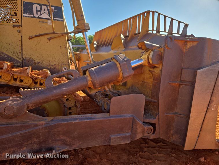 image for item EW0093 2000 Caterpillar D10R dozer