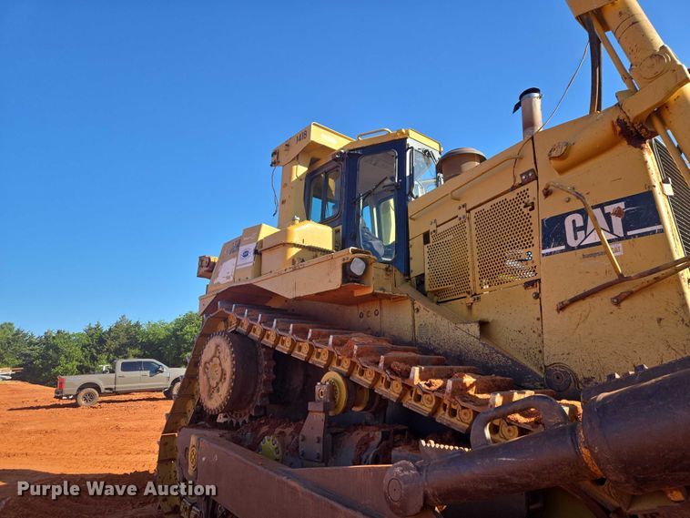image for item EW0093 2000 Caterpillar D10R dozer