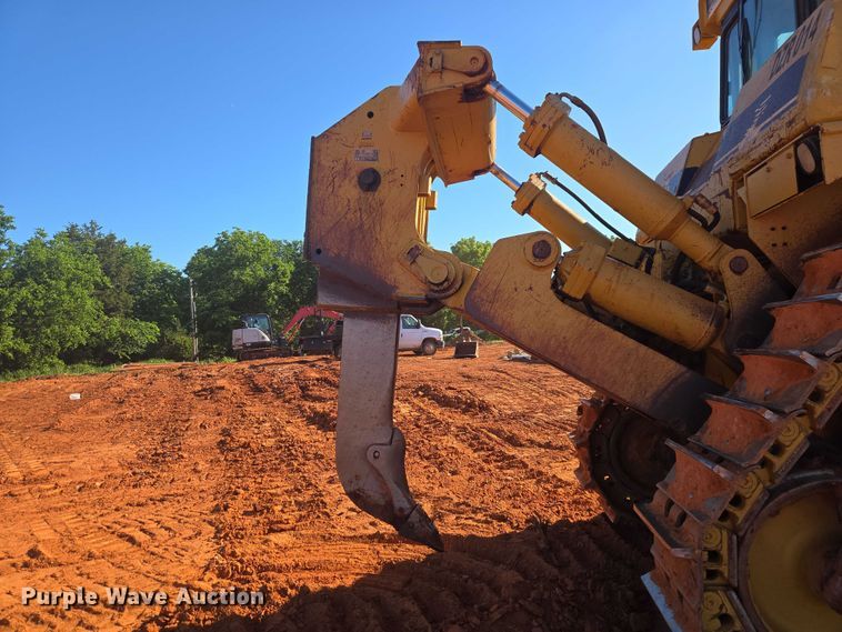 image for item EW0093 2000 Caterpillar D10R dozer