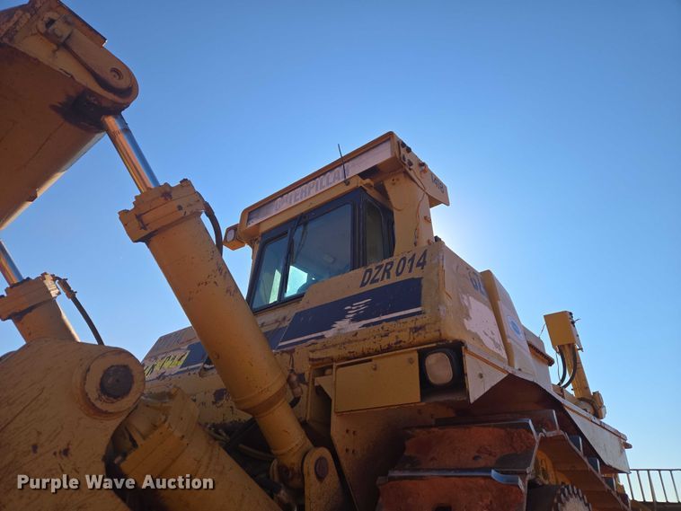 image for item EW0093 2000 Caterpillar D10R dozer