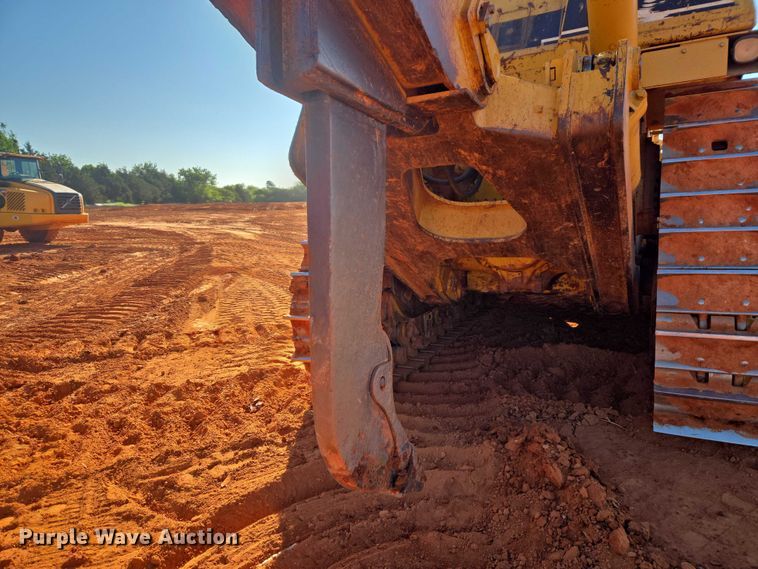 image for item EW0093 2000 Caterpillar D10R dozer