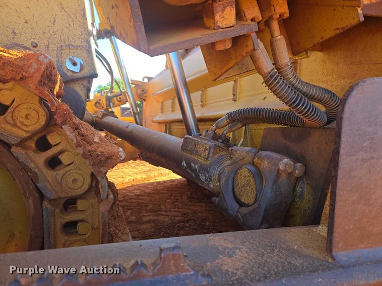 image for item EW0093 2000 Caterpillar D10R dozer