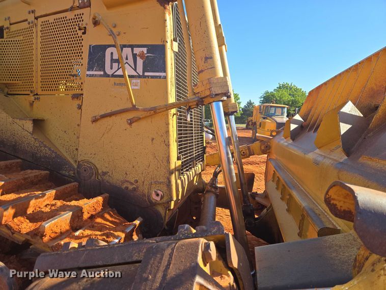 image for item EW0093 2000 Caterpillar D10R dozer