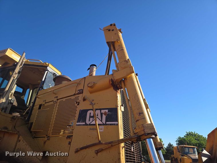 image for item EW0093 2000 Caterpillar D10R dozer