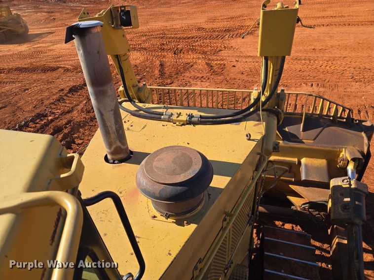 image for item EW0093 2000 Caterpillar D10R dozer