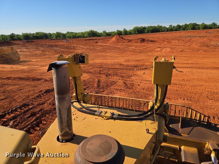 image for item EW0093 2000 Caterpillar D10R dozer