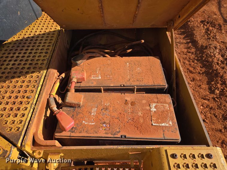 image for item EW0093 2000 Caterpillar D10R dozer