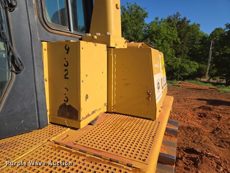 image for item EW0093 2000 Caterpillar D10R dozer