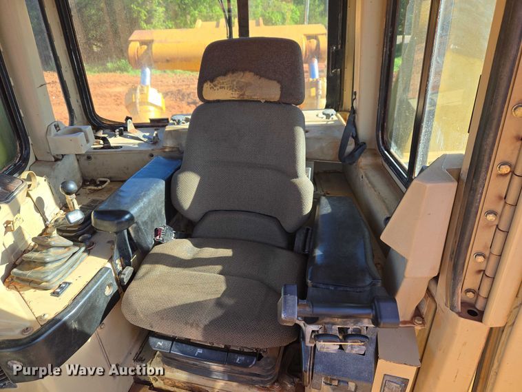 image for item EW0093 2000 Caterpillar D10R dozer