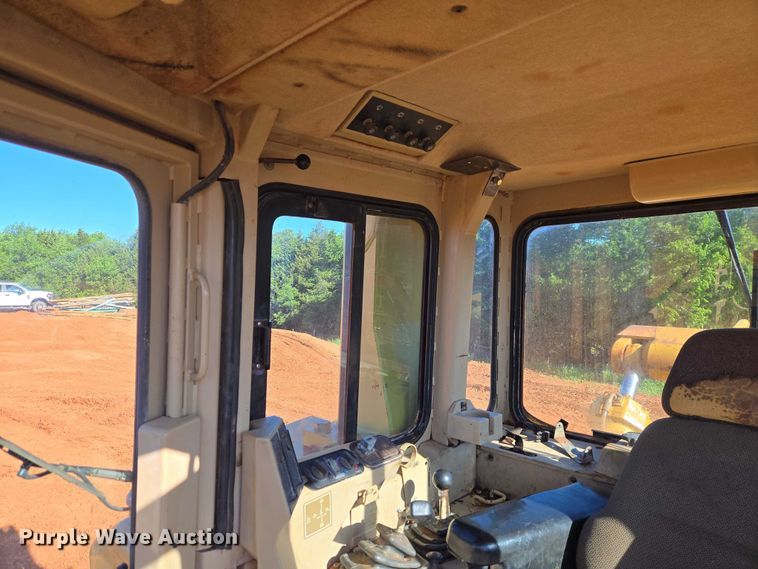 image for item EW0093 2000 Caterpillar D10R dozer