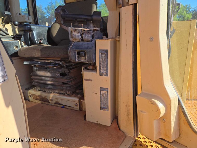 image for item EW0093 2000 Caterpillar D10R dozer