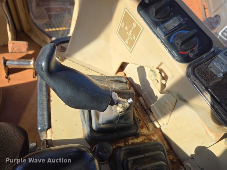 image for item EW0093 2000 Caterpillar D10R dozer