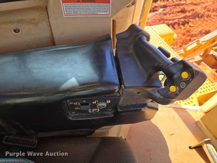 image for item EW0093 2000 Caterpillar D10R dozer