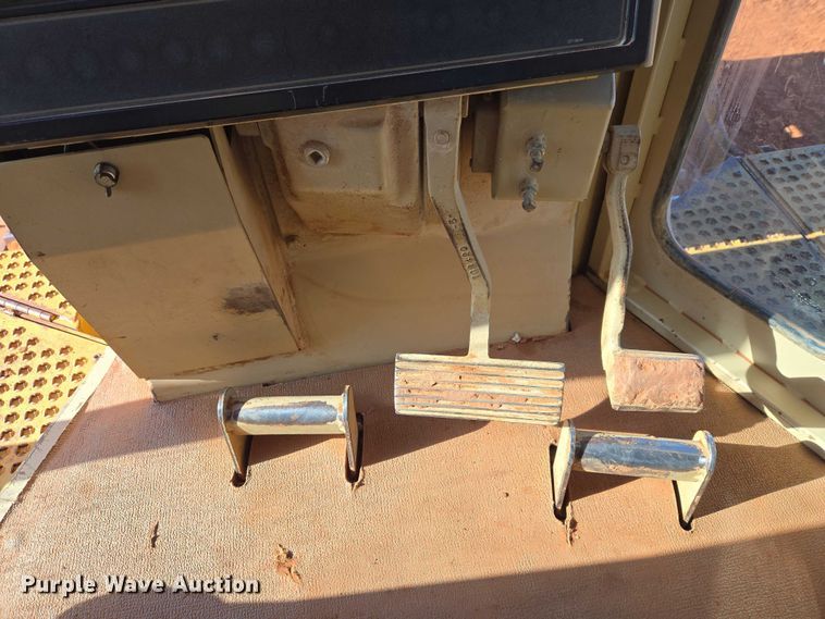 image for item EW0093 2000 Caterpillar D10R dozer