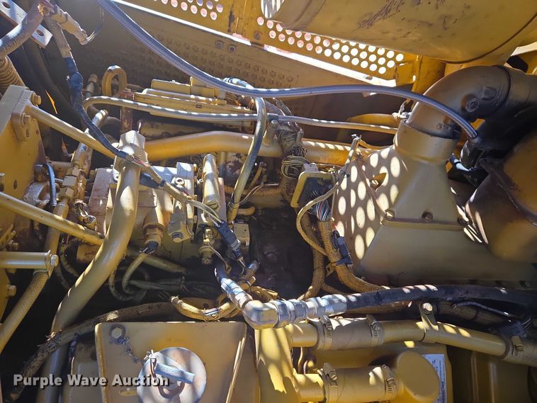 image for item EW0093 2000 Caterpillar D10R dozer