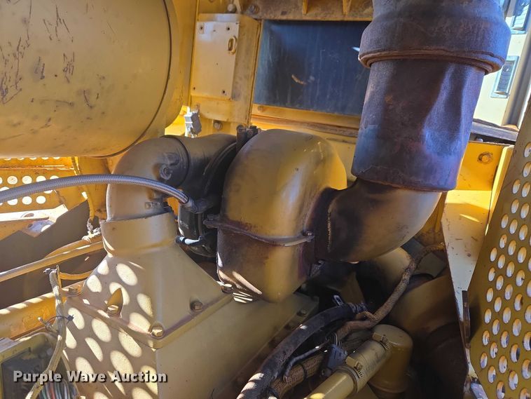 image for item EW0093 2000 Caterpillar D10R dozer