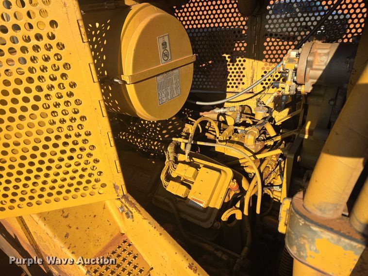 image for item EW0093 2000 Caterpillar D10R dozer