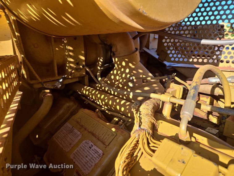 image for item EW0093 2000 Caterpillar D10R dozer