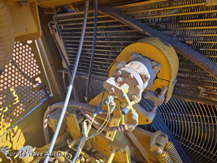 image for item EW0093 2000 Caterpillar D10R dozer
