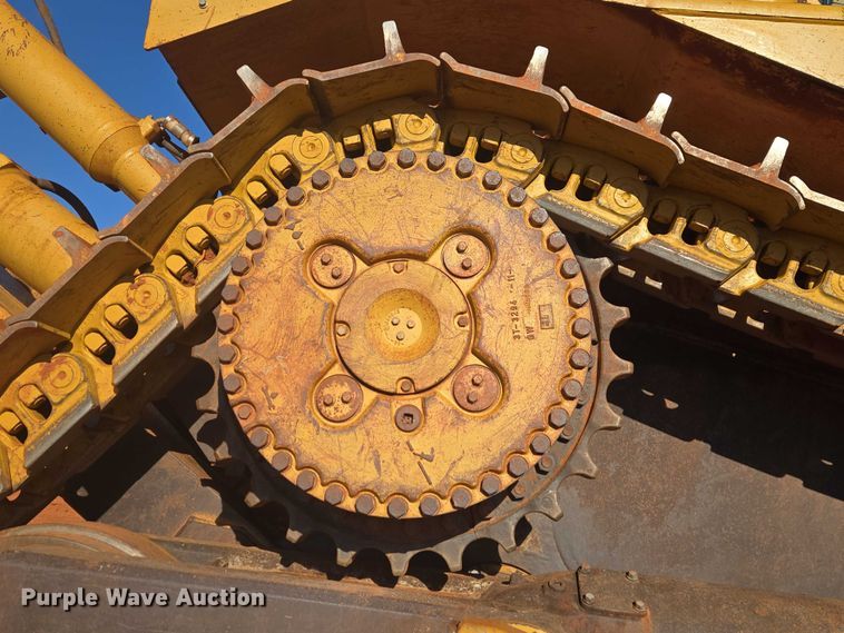 image for item EW0093 2000 Caterpillar D10R dozer