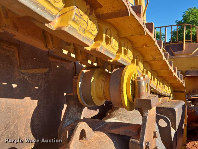 image for item EW0093 2000 Caterpillar D10R dozer