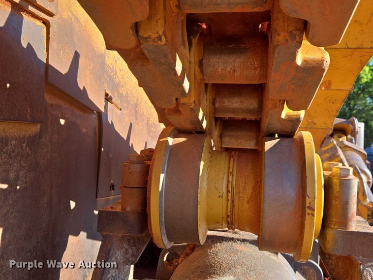 image for item EW0093 2000 Caterpillar D10R dozer