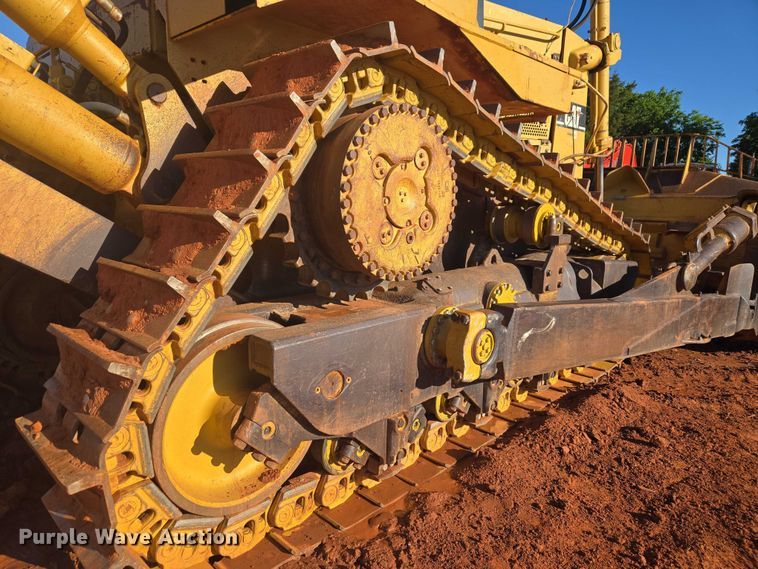 image for item EW0093 2000 Caterpillar D10R dozer