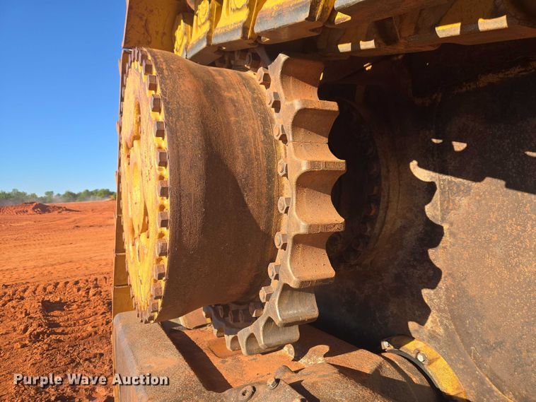 image for item EW0093 2000 Caterpillar D10R dozer