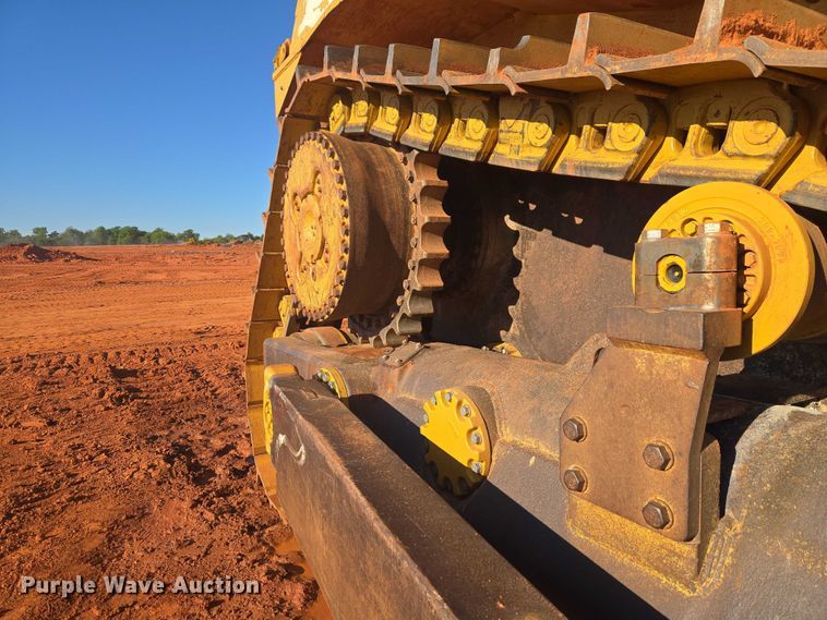 image for item EW0093 2000 Caterpillar D10R dozer