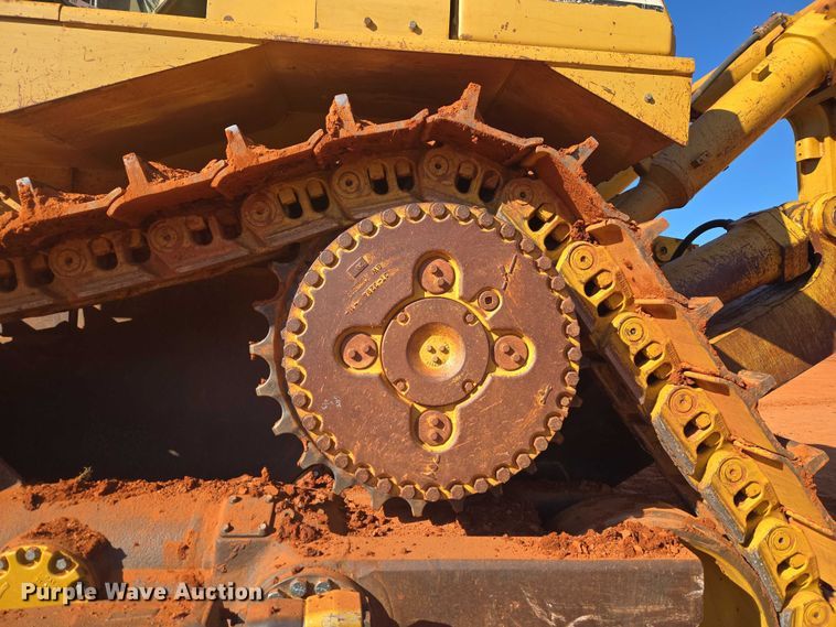 image for item EW0093 2000 Caterpillar D10R dozer