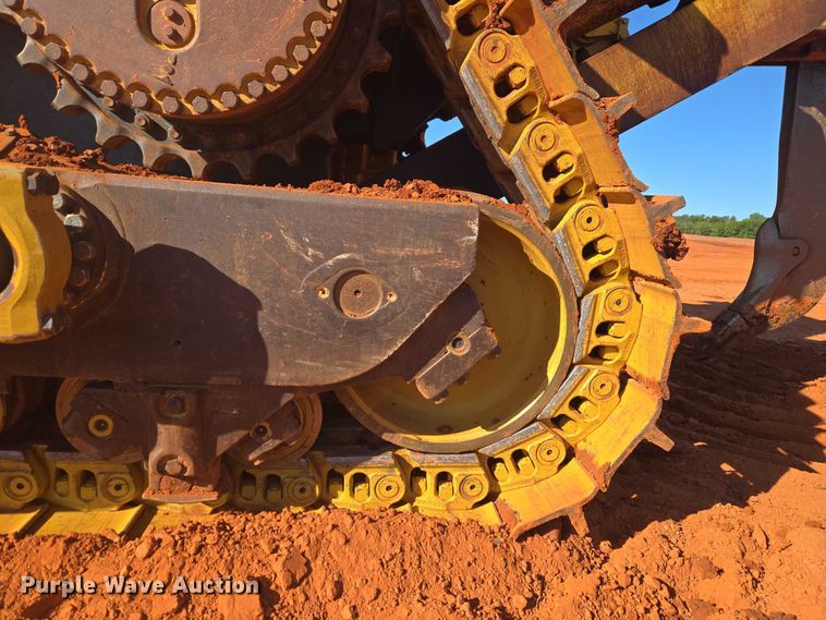 image for item EW0093 2000 Caterpillar D10R dozer