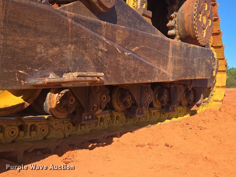 image for item EW0093 2000 Caterpillar D10R dozer