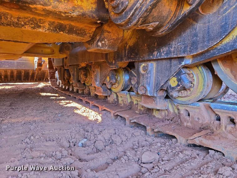 image for item EW0093 2000 Caterpillar D10R dozer