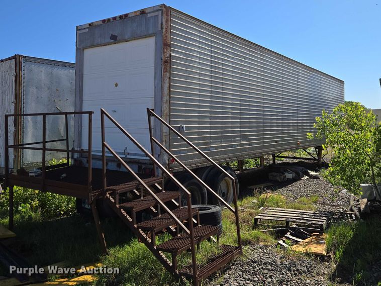 image for item EW0124 1974 Clark Equipment 42DVPR-D-3-H2 dry van trailer