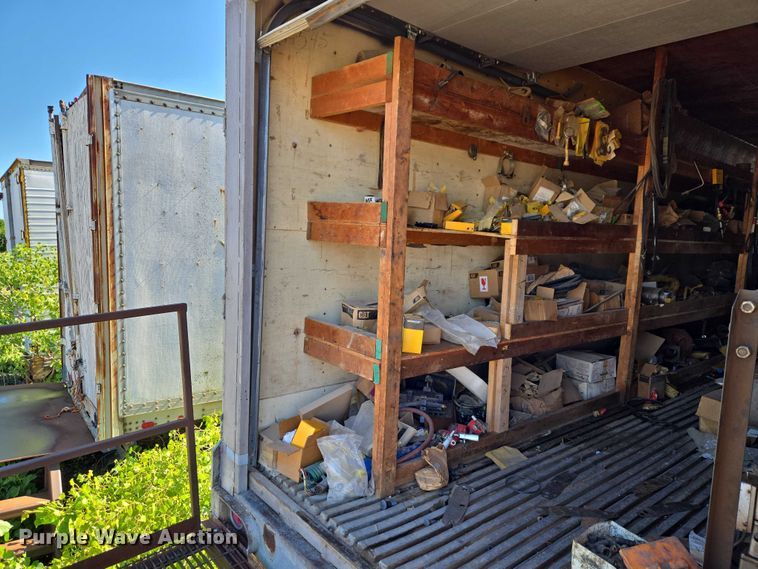 image for item EW0124 1974 Clark Equipment 42DVPR-D-3-H2 dry van trailer