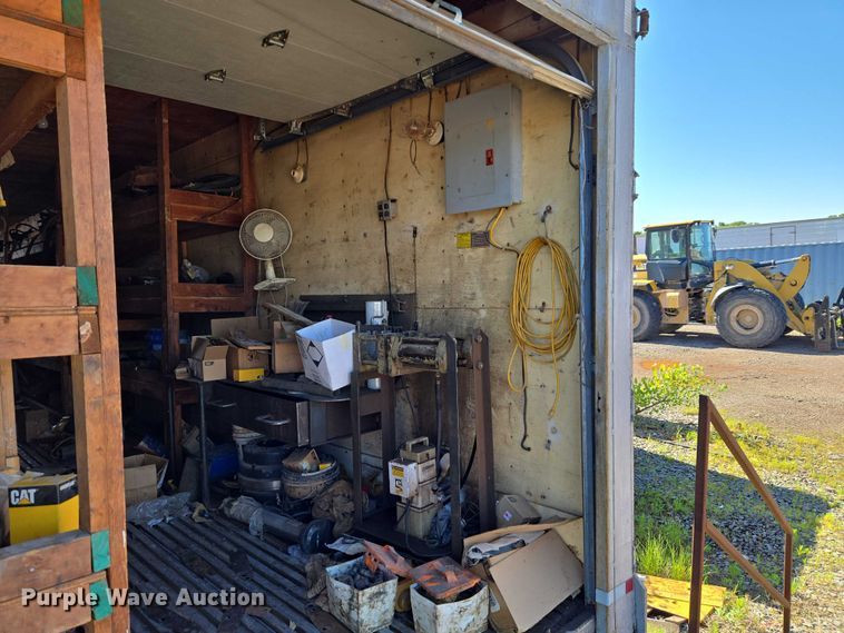 image for item EW0124 1974 Clark Equipment 42DVPR-D-3-H2 dry van trailer