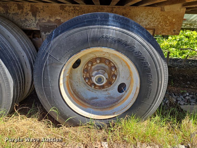 image for item EW0124 1974 Clark Equipment 42DVPR-D-3-H2 dry van trailer
