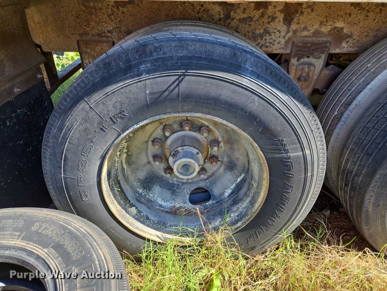 image for item EW0124 1974 Clark Equipment 42DVPR-D-3-H2 dry van trailer