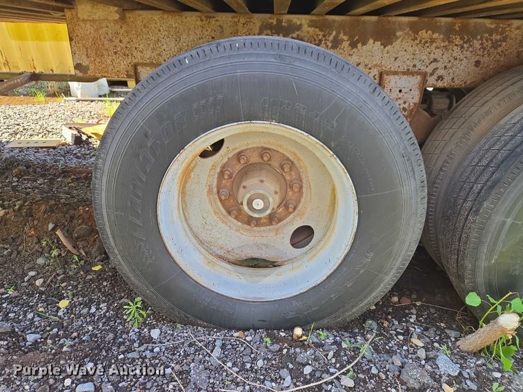 image for item EW0124 1974 Clark Equipment 42DVPR-D-3-H2 dry van trailer