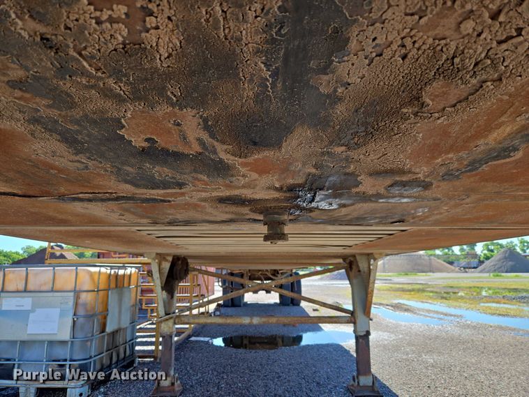 image for item EW0125 1986 Utility dry van trailer