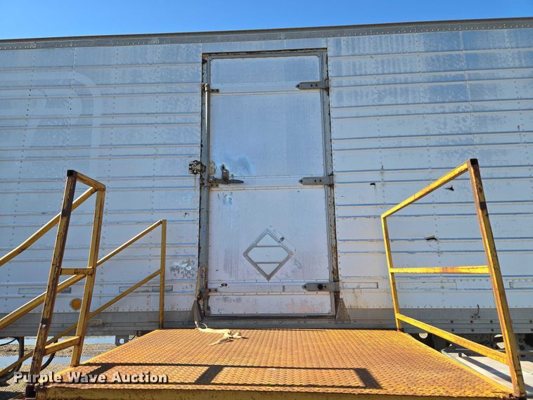 image for item EW0125 1986 Utility dry van trailer