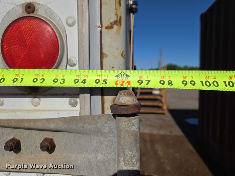 image for item EW0125 1986 Utility dry van trailer