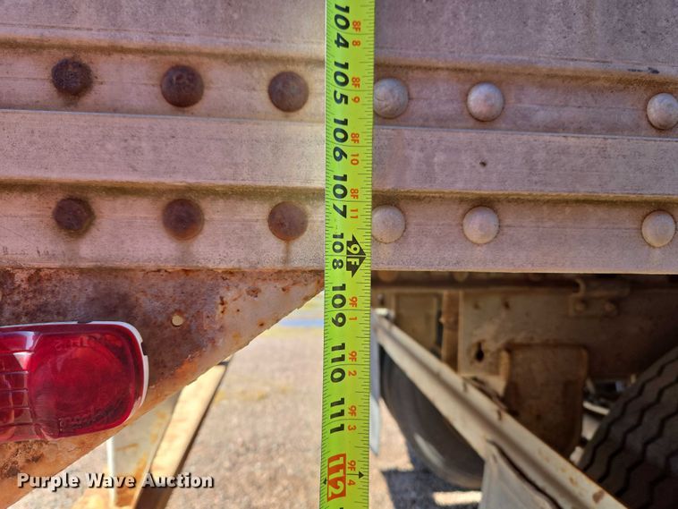 image for item EW0125 1986 Utility dry van trailer